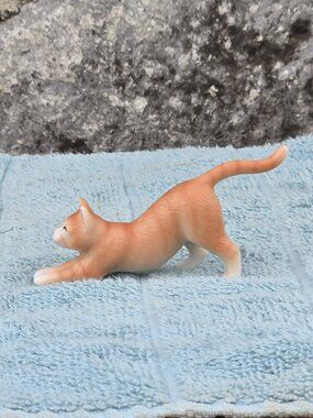 Breyer Companion Animal - Ginger Tabby Cat (Stretching Pose) #62028 - 1:9 Scale